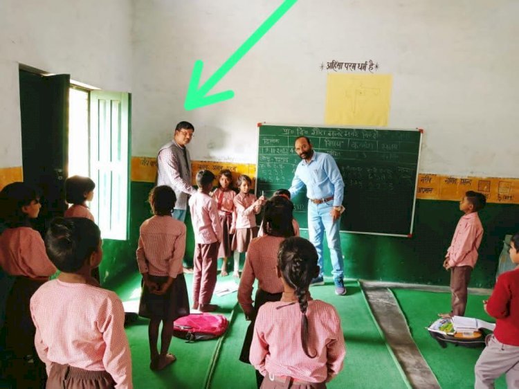 Raibareli-शिक्षण कार्य छोड़ साहब के साथ निरीक्षण मे लगे "गुरु जी"*
