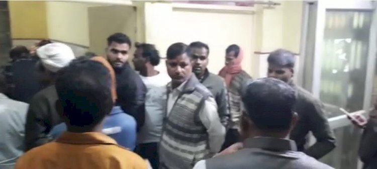 Raibareli-तेज रफ्तार डीसीएम ने वृद्ध महिला को मारी टक्कर महिला की हुई दर्दनाक मौत