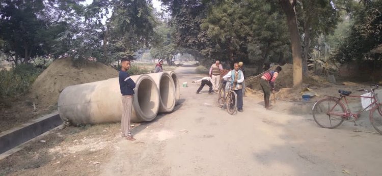 Raibareli-सड़क निर्माण से गदगद हुए ग्रामीण*