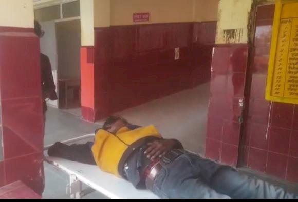 रायबरेली- युवक ने खाया जहरीला पदार्थ हालत गंभीर,रेफर