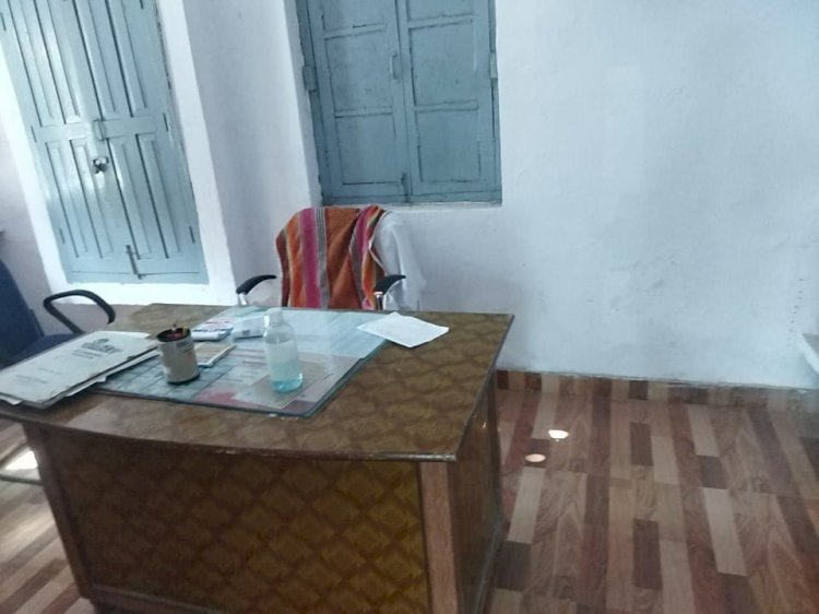 Raibareli-जानवरों का नहीं हो पा रहा सही सही इलाज पशु चिकित्सक मिले नदारद*