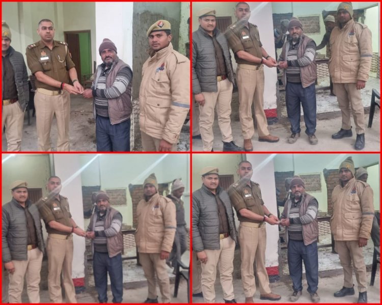 Raibareli-गरीब की हालत देख अपनी जेब से दिए पाच हजार, गरीब ने हाथ उठा कर दिया आशीर्वाद