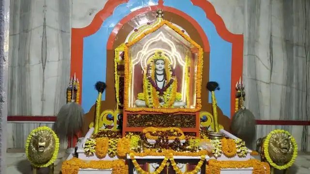 त्रेतायुग से चली आ रही गुरु गोरखनाथ को खिचड़ी चढ़ाने की परंपरा, चढ़ाया गया अन्न वर्षभर किया जाता हैं जरूरतमंदों को वितरित !