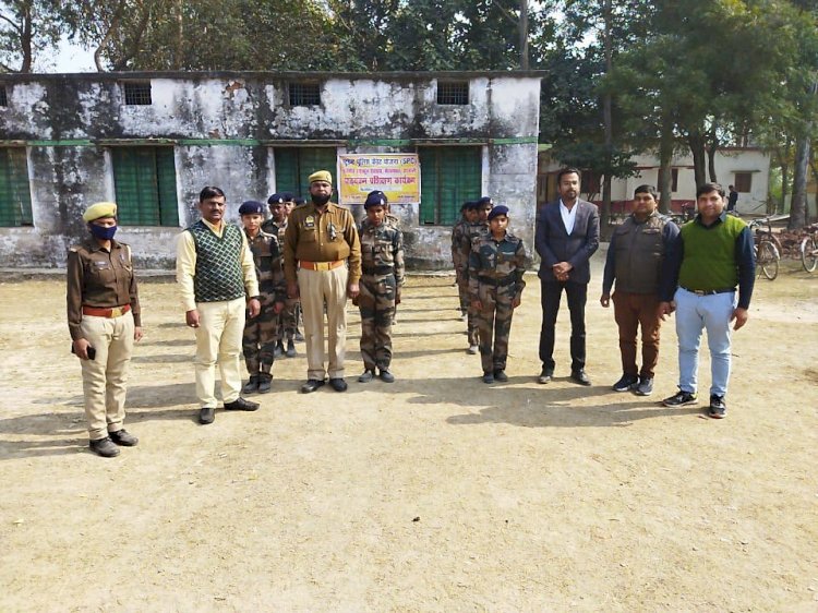 Raibareli-स्टूडेंट पुलिस कैडेट प्रोग्राम के तहत राजकीय हाई स्कूल भीखम शाह में दी गयी जानकारी*