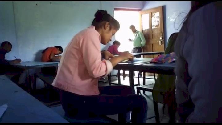 रायबरेली- पराग महाविद्यालय में चल रही बोर्ड परीक्षा में खुलेआम नकल करवाते हुए का वीडियो वायरल,,,,