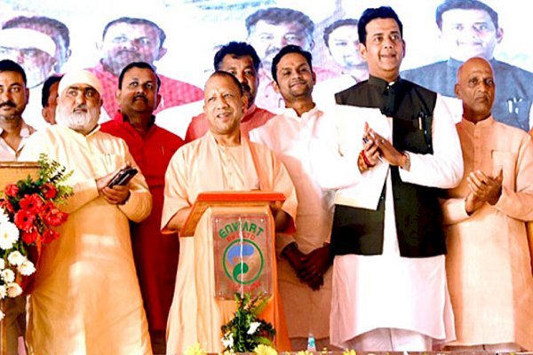 CM योगी ने गोरखपुर को दी 3838 करोड़ की सौगात, बोले- सामर्थ्य और संभावना को प्रदर्शित करती हैं करोड़ों की योजनाएं