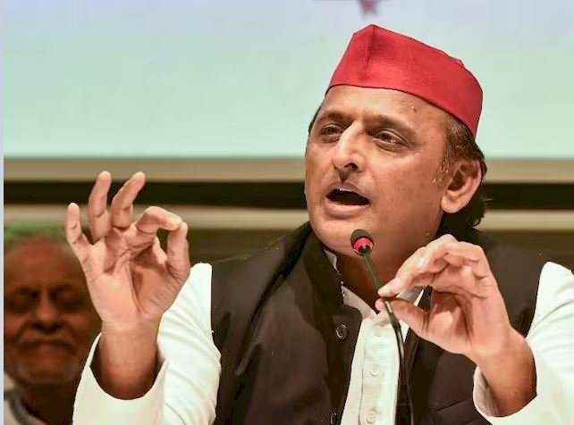 नोटबंदी और जीएसटी को लेकर अखिलेश का बड़ा सवाल, छापेमारी को लेकर कह दी यह बात…