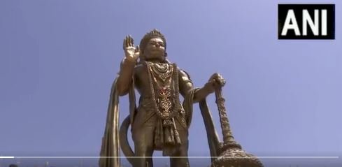 गृह मंत्री अमित शाह ने 54 फीट ऊंची हनुमान प्रतिमा का किया अनावरण, 7 किलोमीटर दूर से होंगे दर्शन, देखें तस्वीरें!