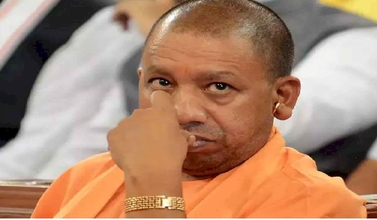 योगी सरकार की कसौटी पर खरे नहीं उतर पाए DM-SP की लिस्ट जारी, कई अन्य बड़े अफसरों का नाम भी सूची में शामिल!