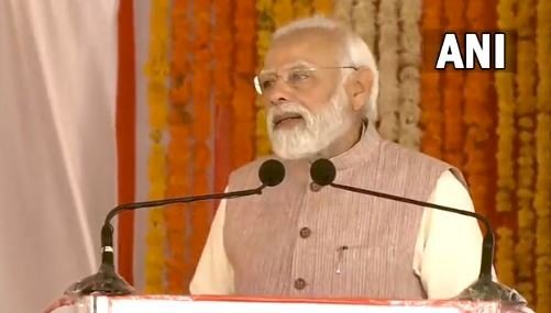 पीएम मोदी ने हैदराबाद में ₹11,360 करोड़ की परियोजनाओं का किया उद्घाटन, सीएम KCR पर साधा निशाना