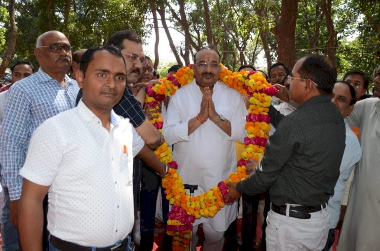 Raibareli-उद्यान मंत्री दिनेश प्रताप सिंह ने बसंतोत्सव कार्यक्रम में किया प्रतिभाग