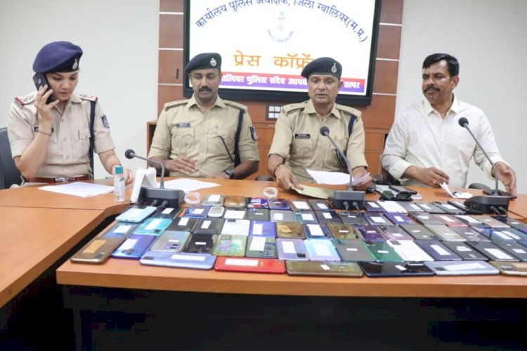 सायबर सेल ने दो माह में खोजे 23 लाख 18 हजार रूपये कीमत के 101 मोबाइल, आवेदको के चेहरों पर लौटी मुस्कान