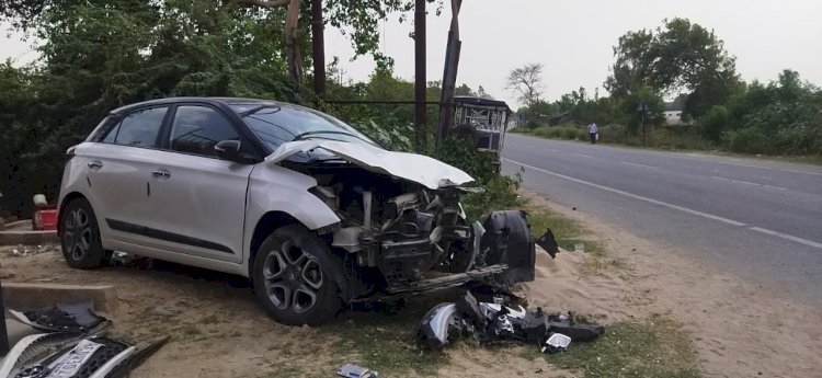 Raibareli-कार वा बैटरी रिक्शा की आमने सामने जोरदार भिड़ंत*