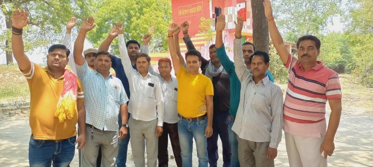 रायबरेली-NTPC से निष्कासित श्रमिक ने भरी हुंकार धरने के बाद राष्ट्रपति से मांगेंगे सापरिवार इच्छा मृत्यु,,,,,?