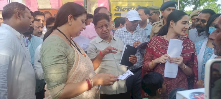 Raibareli-अमेठी सांसद अपने दो दिवसीय दौरे में सलोन क्षेत्र के लोगों की सुनी समस्याएं।