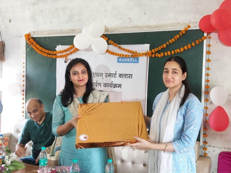 Raibareli-मुख्य विकास अधिकारी ने किया स्मार्ट क्लास और सोनल पैनल का उद्घाटन