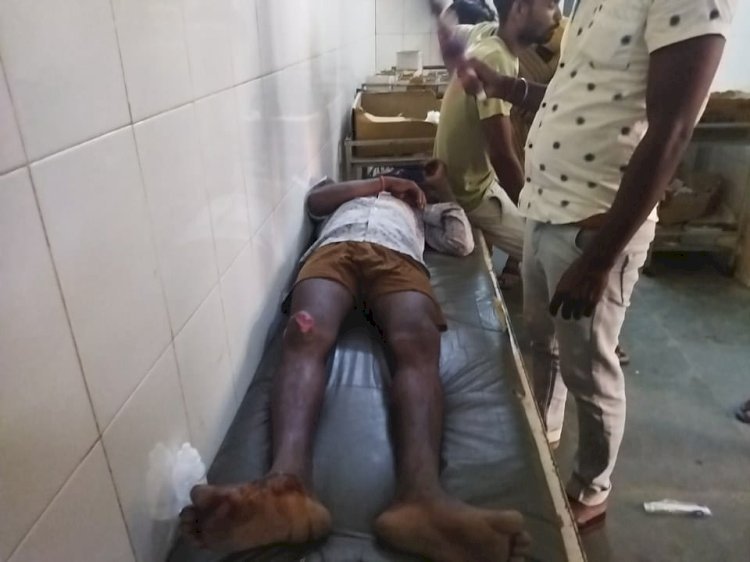 Raibareli-अनियंत्रित बाइक ने मारी बाइक सवार को टक्कर*