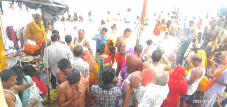 रायबरेली-सावन के छठे सोमवार पर हजारों श्रद्धालुओं ने किया गंगा स्नान गोकना घाट,,,,,,