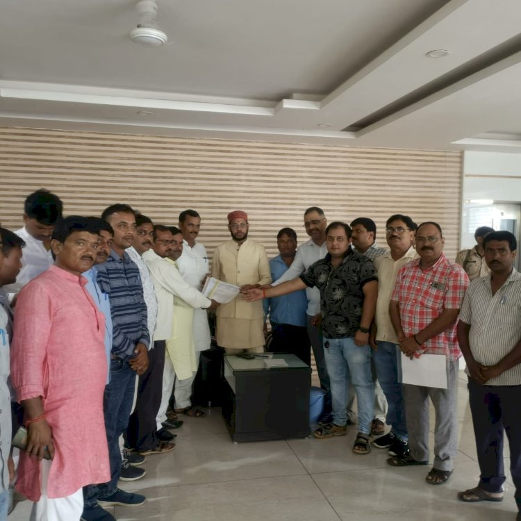 Raibareli-18 सूत्रीय मांगों को लेकर शिक्षकों ने दिया ज्ञापन।