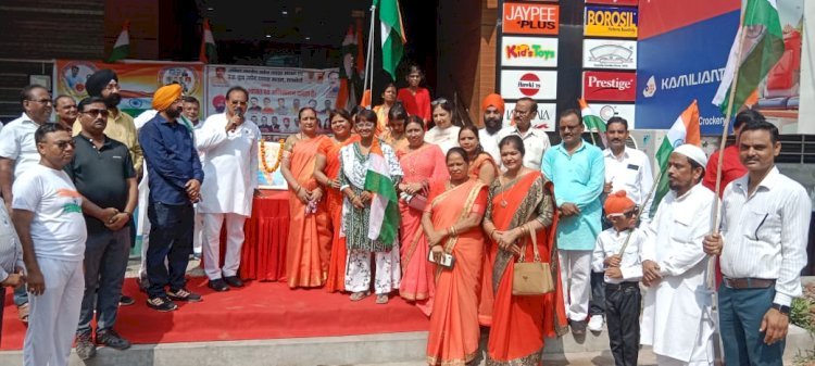 रायबरेली-अखिल भारतीय उद्योग व्यापार मंडल के पदाधिकारियों ने घूमधाम के साथ मनाया स्वतंत्रता दिवस