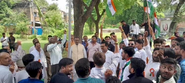 रायबरेली-श्रमिक संघ कार्यालय में झंडारोहण कर मनाया गया स्वतंत्रता दिवस