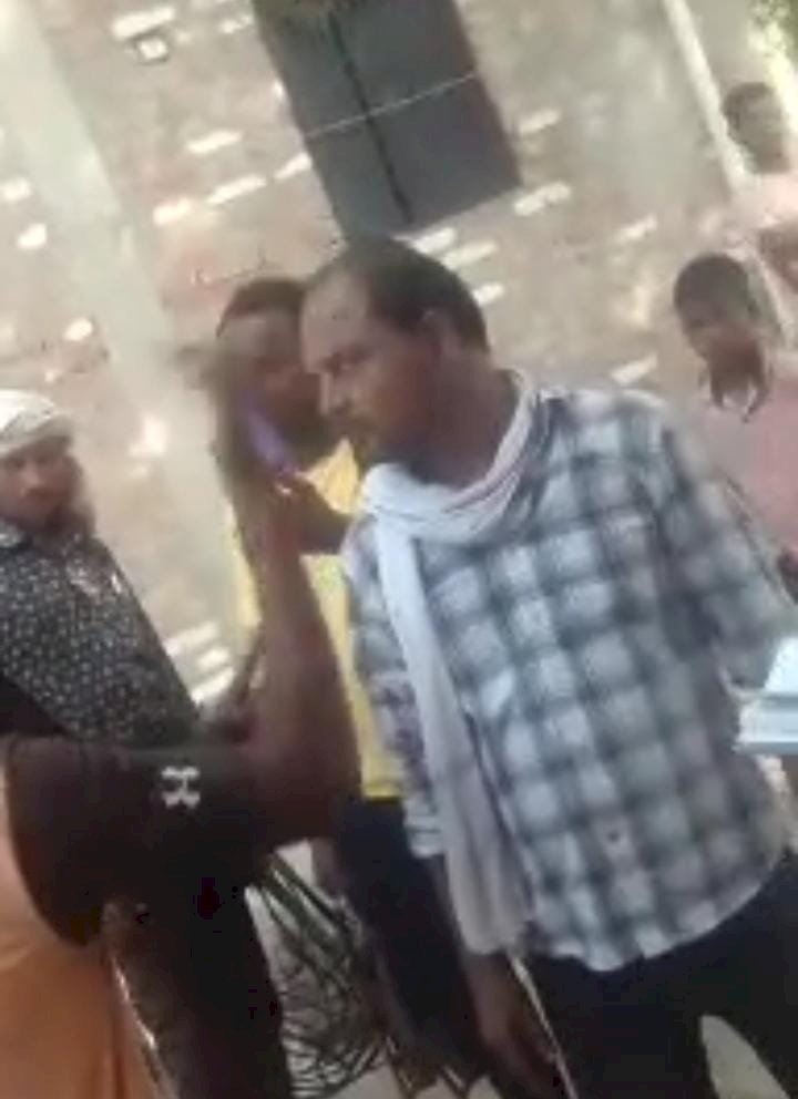 रायबरेली- बकाएदारों के कनेक्शन काटने गई विद्युत विभाग की टीम के साथ ग्रामीणों ने की  मारपीट