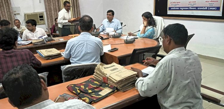 Raibareli-DM की अध्यक्षता में मुख्यमंत्री कृषक दुर्घटना कल्याण योजना की बैठक हुईं सम्पन्न