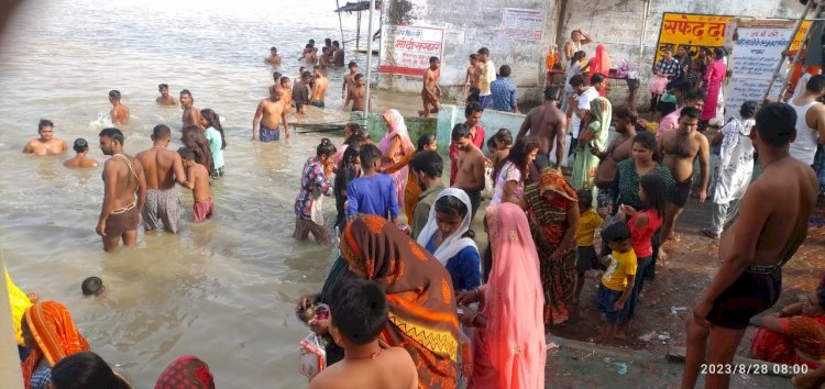 रायबरेली-श्रावण मास के आठवें अंतिम सोमवार पर हजारों श्रद्धालुओं ने किया गोकर्ण घाट में गंगा स्नान,,