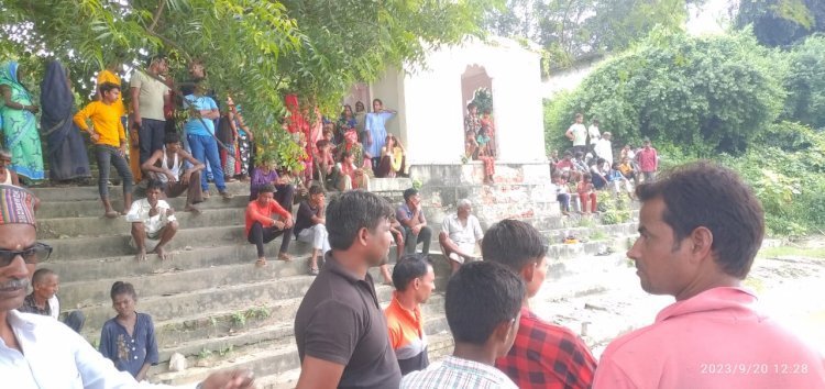 रायबरेली-गंगा नदी में नहाते समय तेज बहाव के कारण नदी में युवक व युवती डूबे,,,,