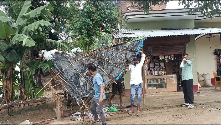 रास्ते की जमीन पर हो रहे अवैध कब्जे को खाली कराया