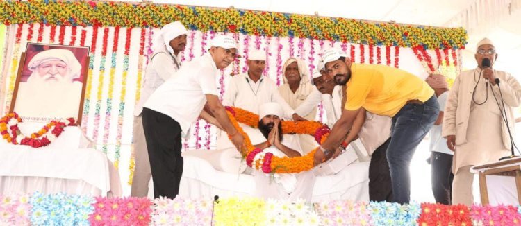 रायबरेली-प्रभु की प्राप्ति करने वाले महात्मा की तलाश करें-पंकज जी महाराज,,,,,