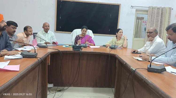 जिलाधिकारी ने की जिला स्तरीय व्यापार बंधु की बैठक, समस्याओं का निस्तारण करने का दिया निर्देश*