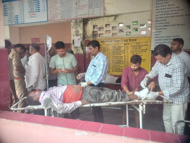 रायबरेली-तेज रफ्तार बोलेरो ने पानी बतासे खा रहे दो युवकों समेत तीन लोगों को टक्कर मारकर किया घायल,दो रेफर