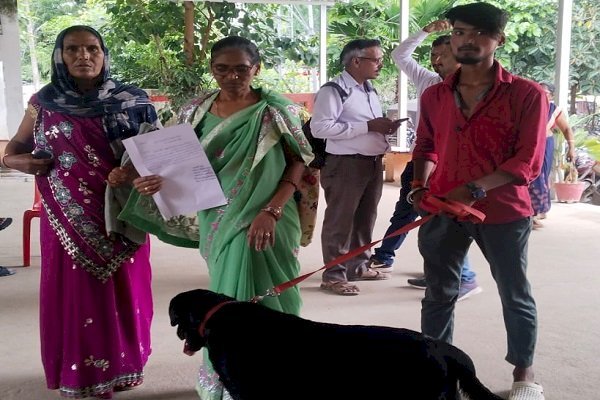 आजम खां की भैंस खोजने वाली पुलिस ने 24 घंटे में खोज निकाला गुमशुदा पालतू कुत्ता, गुमशुदगी दर्ज करने के बाद सक्रिय हुई थी पुलिस