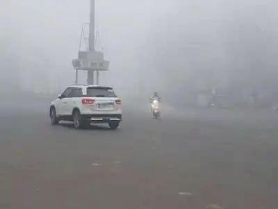 यूपी में आज से सुबह-शाम दिखेगी धुंध, तापमान में आएगी गिरावट