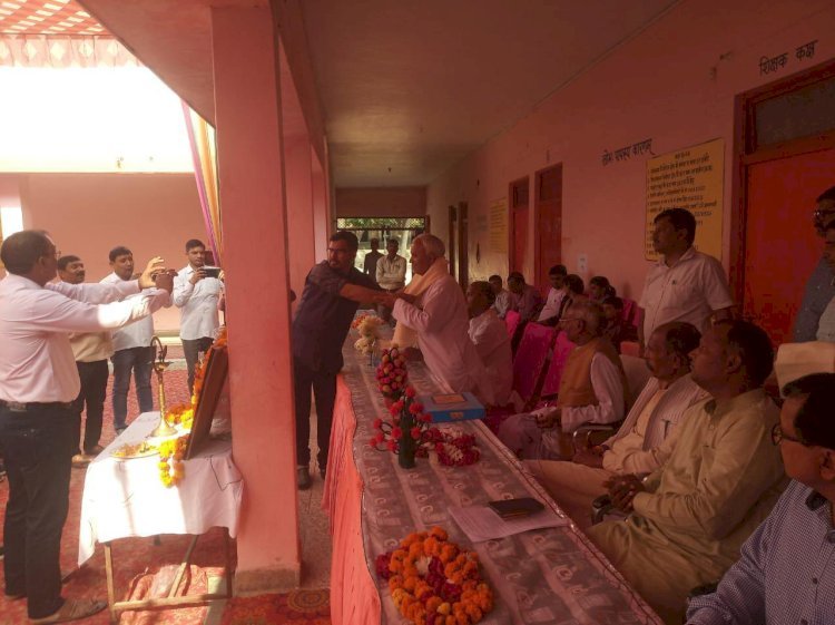 Raibareli-पुरातन छात्रो का सम्मान समारोह एवं गोष्ठी का हुआ आयोजन