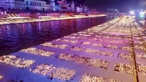 18 लाख से अधिक दीपों की खेप अयोध्या के घाटों पर पहुंची, स्थानीय कुम्हारों से खरीदे गए दीये