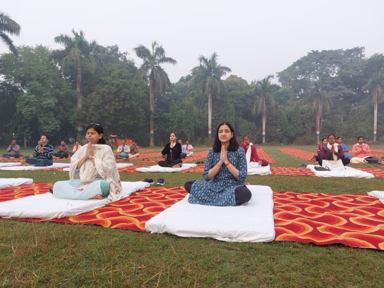 Raibareli-अष्टम आयुर्वेद दिवस के अवसर पर योग कार्यक्रम का आयोजन