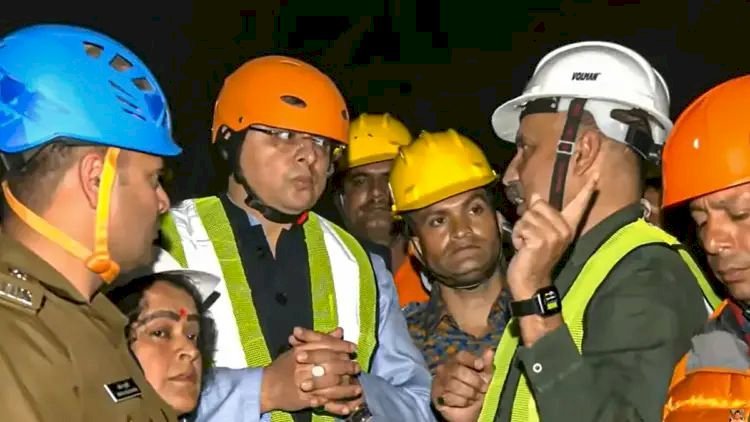 उत्तरकाशी की सुरंग में 4 दिन से फंसी 40 जिंदगियां, दिल्ली मेट्रो, नॉर्वे और थाईलैंड के एक्सपर्ट से मांगी जा रही मदद