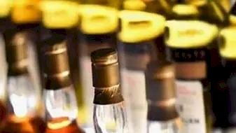 यूपी में 21 साल से कम उम्र वालों को नहीं मिलेगी शराब, दिए गए ये निर्देश