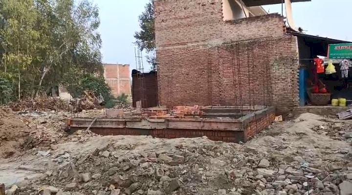 रायबरेली- जमुनापुर में गुणवत्ता विहीन सामुदायिक शौचालय का हो रहा निर्माण,जिम्मेदार बेखबर,,