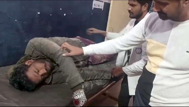 तेज रफ्तारअज्ञात वाहन की टक्कर से युवक घायल