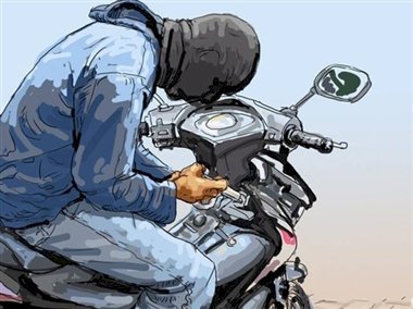 Raibareli-पुलिस कर्मियों की मुस्तैदी की चोरो ने खोली पोल