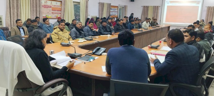Raibareli-जनपदीय अनुश्रवण एवं पर्यवेक्षण समिति की बैठक संपन्न