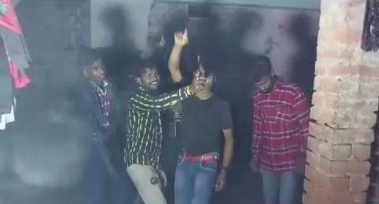 Raibareli-जन्मदिन की पार्टी में अवैध असलहों पर हुआ डिस्को