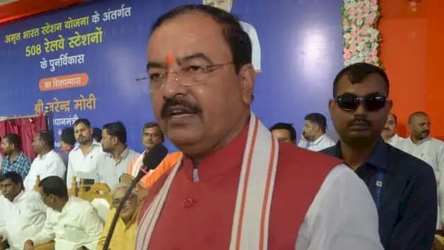 अखिलेश जो लिखकर देते हैं वही उनके नेता बोलते हैं, स्वामी के बयान पर केशव प्रसाद का तंज