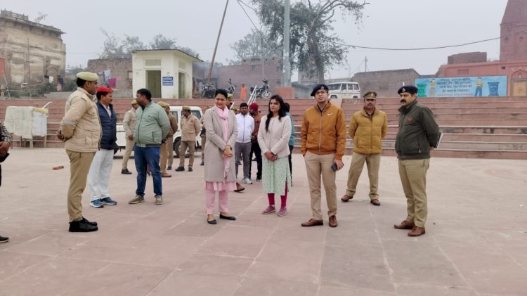 Raibareli-डीएम ने डलमऊ के गंगा घाटों का किया निरीक्षण