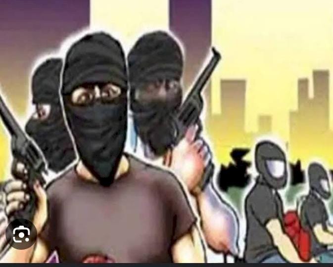 रायबरेली-एक अखबार के संपादक के साथ मारपीट व लूट के मामले में मुकदमा दर्ज,,,,,,