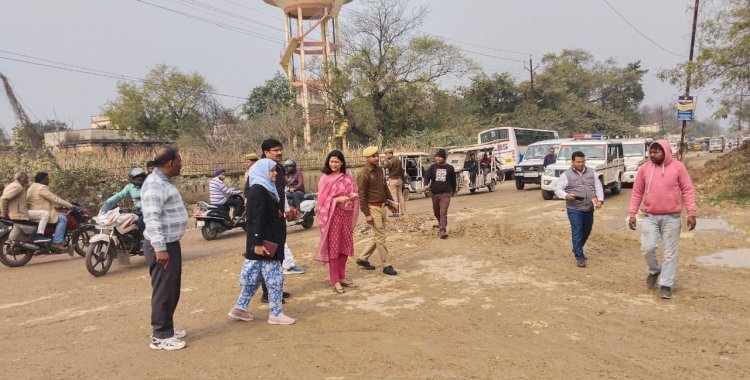 Raibareli-DM ने शहर की प्रमुख सड़कों का किया निरीक्षण