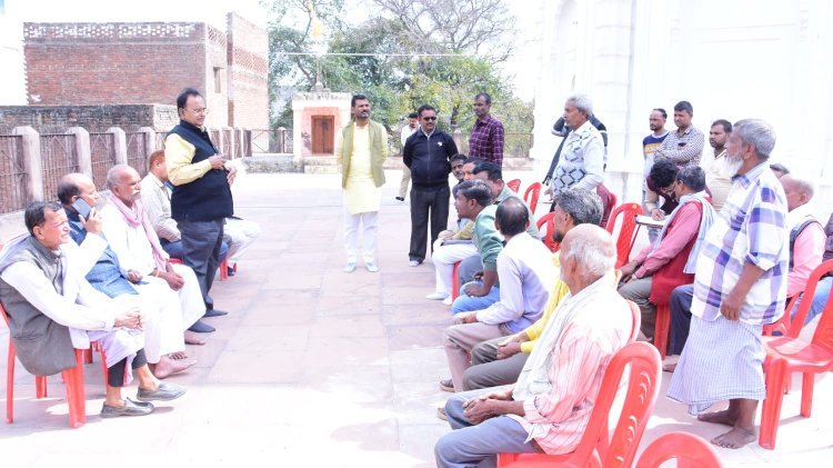 रायबरेली-भाजपा नेता ने ग्रामीणों से की मुलाकात